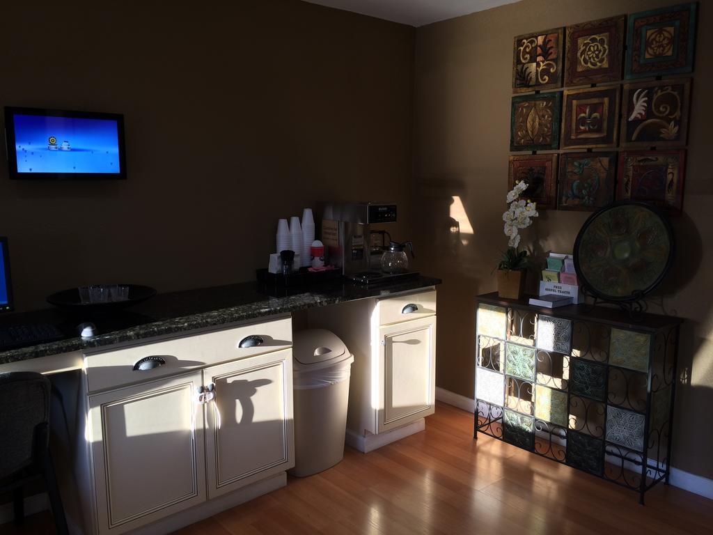 Americas Best Value Inn Near Downtown Nashville Extérieur photo